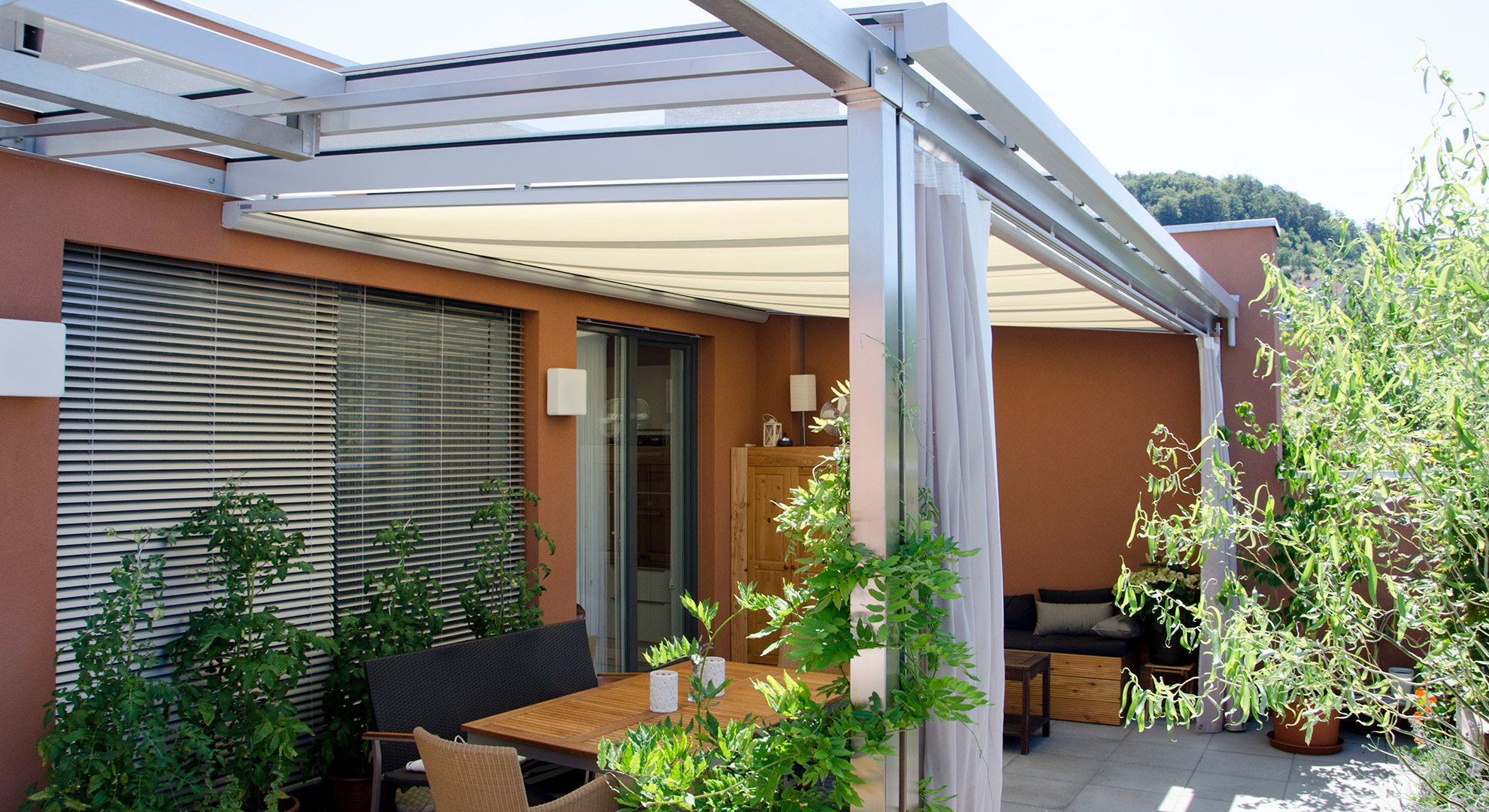 WOUNDWO Wintergartenmarkisen MK XLINE weiss Seitanansicht